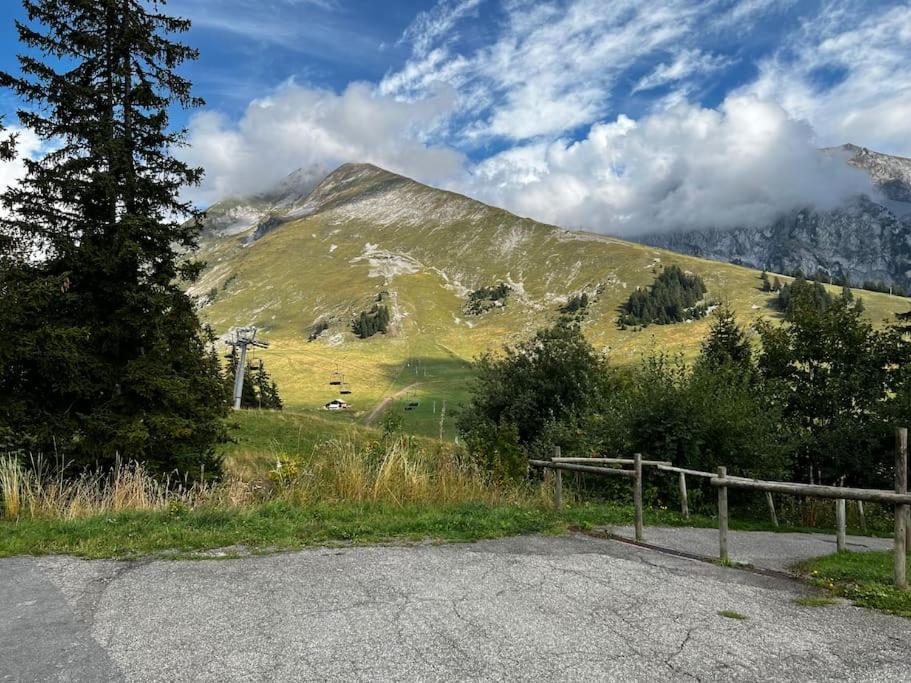 Appartement La Clusaz Avec Terrasse Sur Les Pistes De Ski マニグード エクステリア 写真