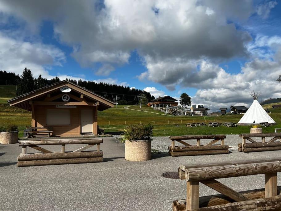 Appartement La Clusaz Avec Terrasse Sur Les Pistes De Ski マニグード エクステリア 写真